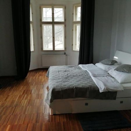 2 Bedrooms Close Vysehrad - Congress Centrum Praag Buitenkant foto