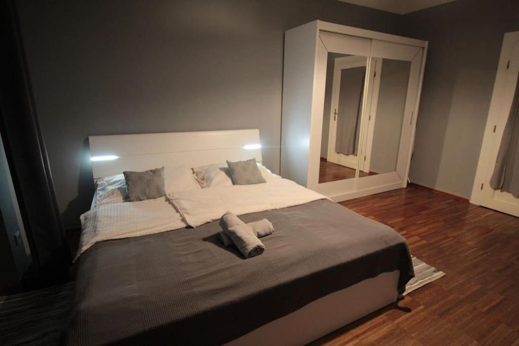 2 Bedrooms Close Vysehrad - Congress Centrum Praag Buitenkant foto