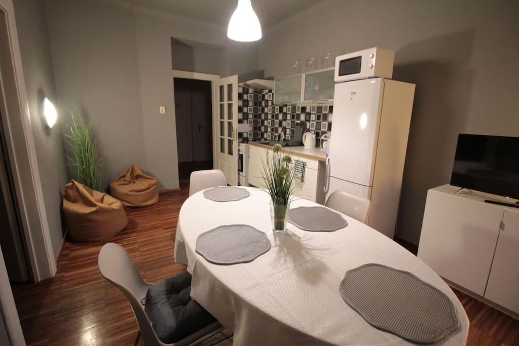 2 Bedrooms Close Vysehrad - Congress Centrum Praag Buitenkant foto
